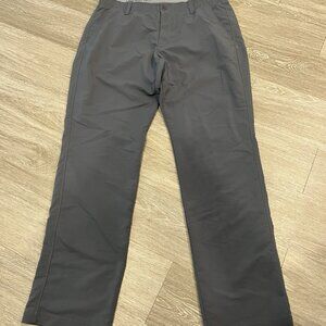 Under Armour Mens Size 36x32 Flat Front Gray Lightweight Golf Pants